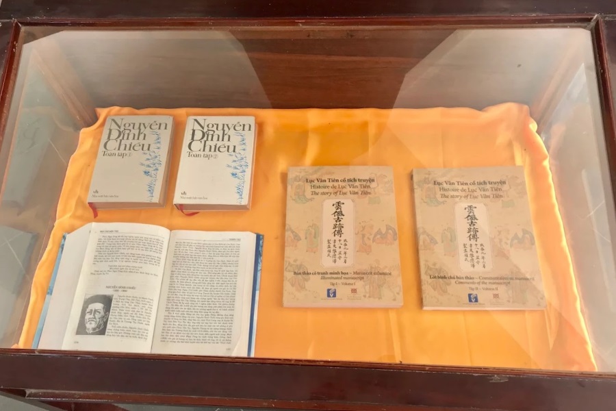 The gallery of the historical site displays a collection of valuable artifacts