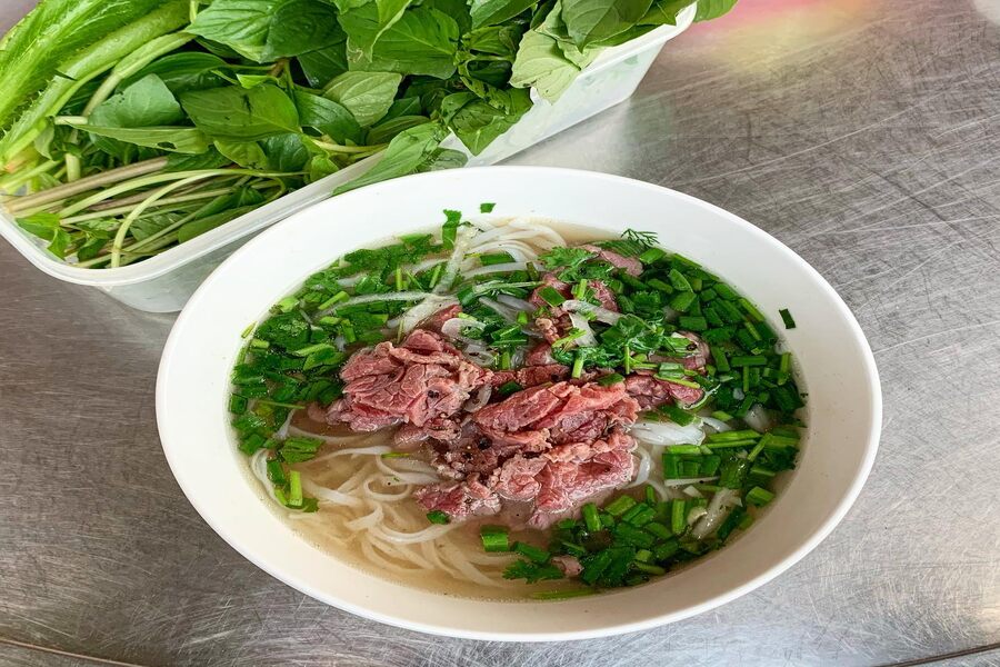 A simple bowl of beef pho