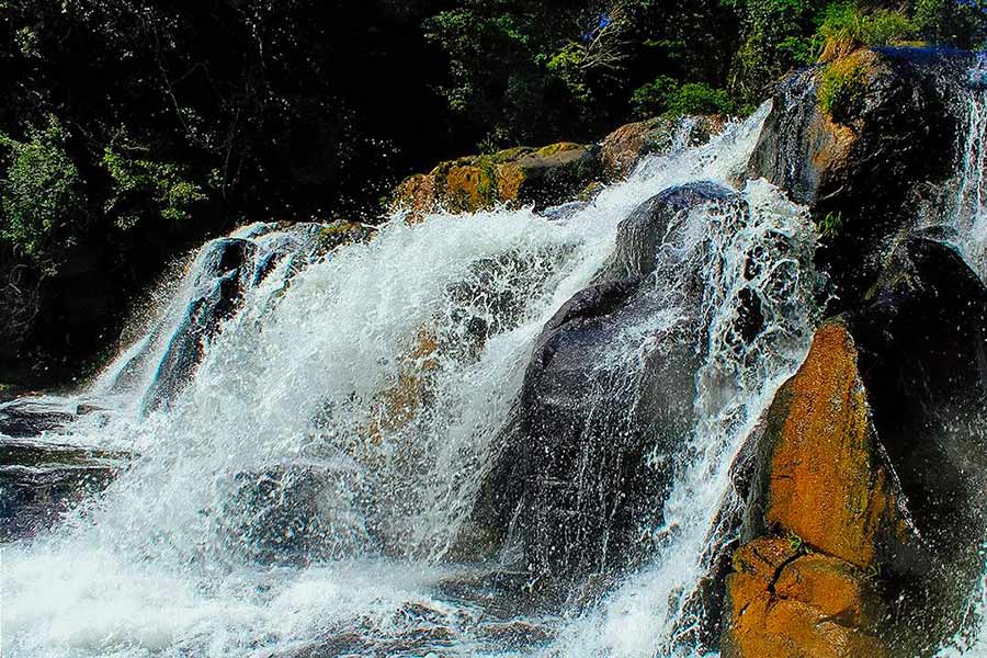 The “mist” layer of Three Layers Waterfall