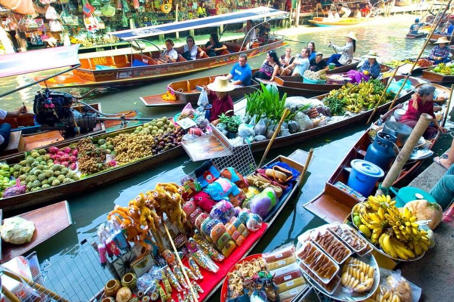 Tra On floating market