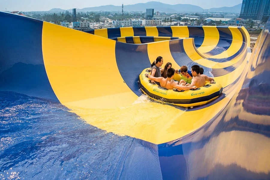 Vana Nava Water Jungle sits at Soi Moo Baan Nong Kae, Hua Hin