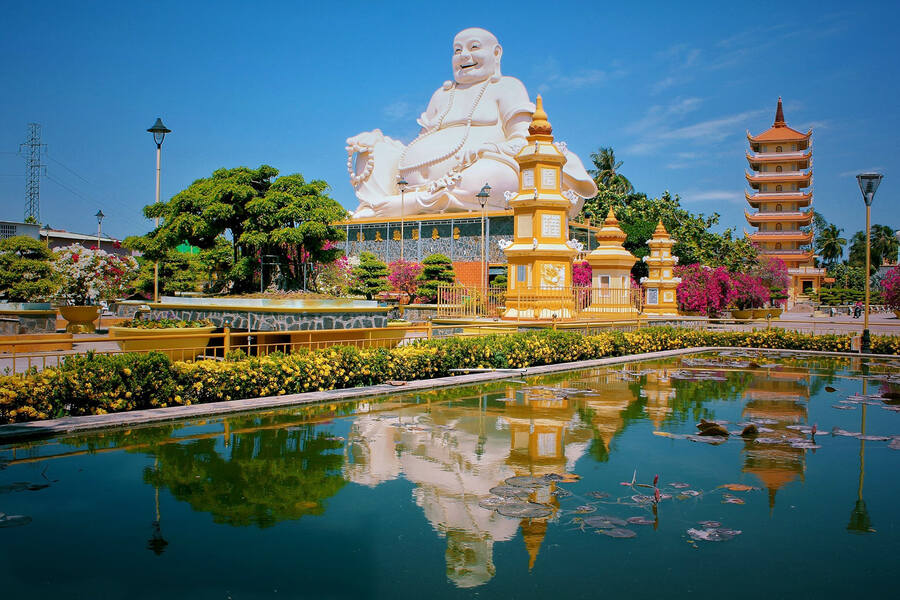 Vinh Trang Pagoda features a multicultural architectural style