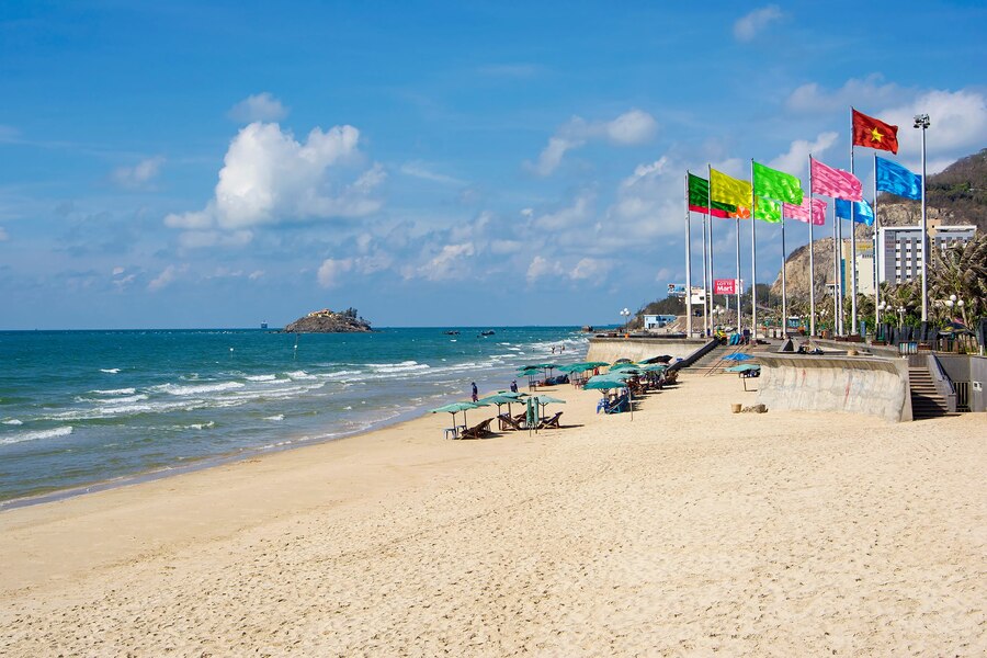 Vung Tau is always the first name coming to mind when thinking of beaches in Southern Vietnam