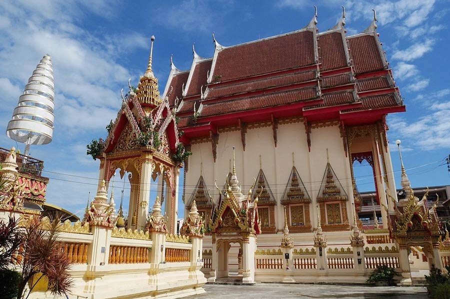 The architecture of Wat Burapha Phiram