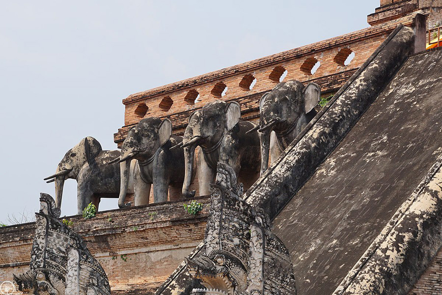 Historical Markers in Wat Chedi Luang 