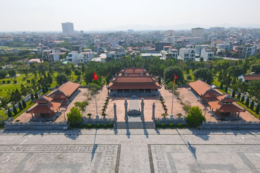 Xuong Giang Relic Complex was built on a grand scale on the remains of the ancient citadel