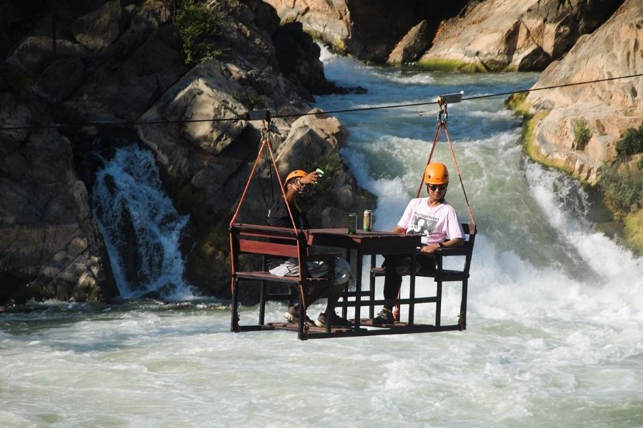 Experience zipline in Si Phan Don is extremely interesting 