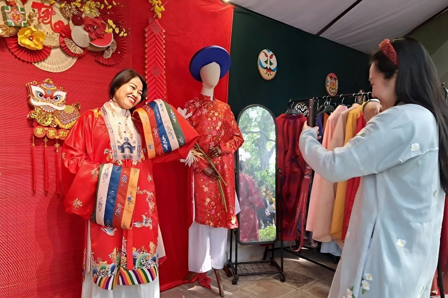 Activities at Quan Thanh Temple