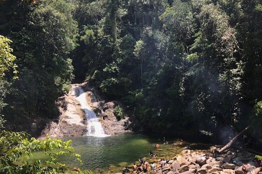 Arrounded by lush tropical rainforest, paradise can be found in the form of crystal clear rivers and emerald green pools - Photo: tripadvisor