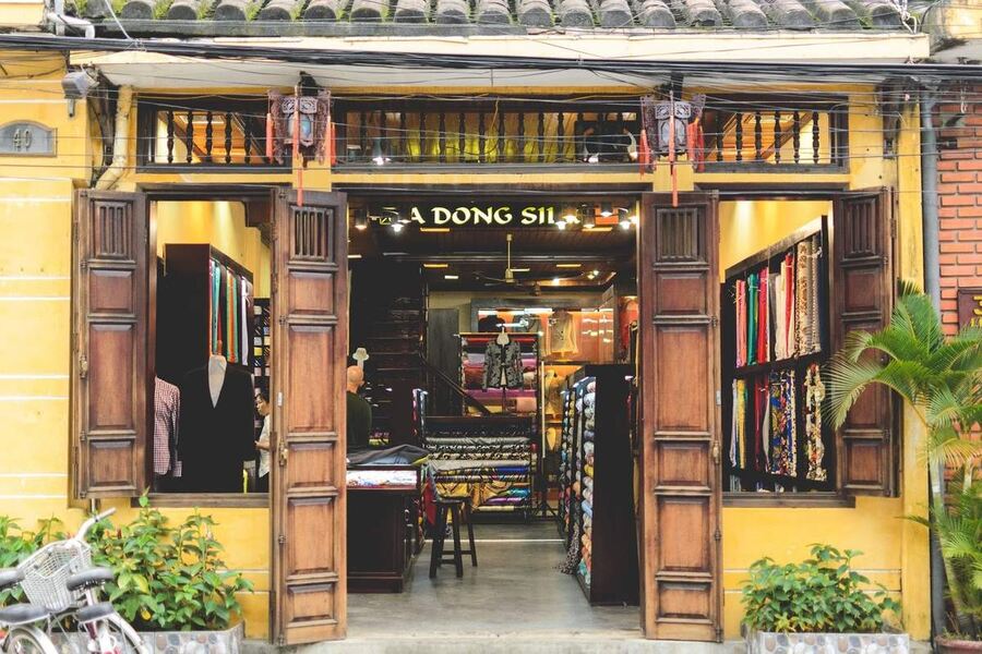 An Ao Dai tailor shop in Hoi An. Photo: MIA