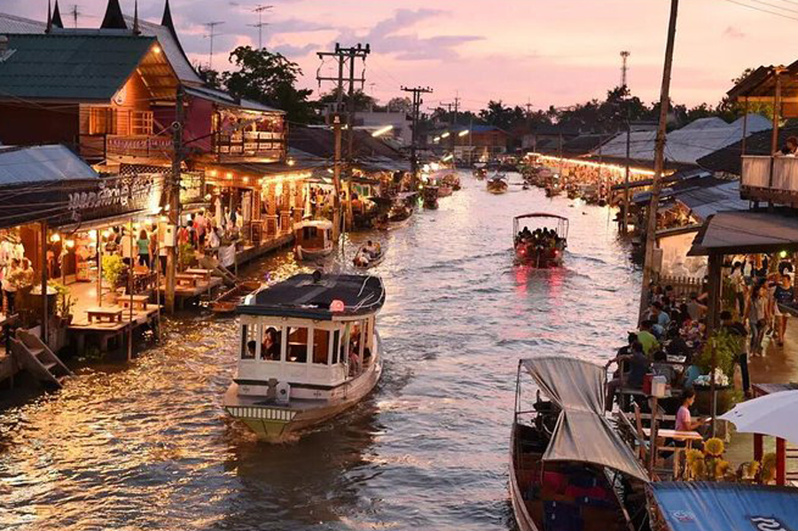 Amphawa Floating Market