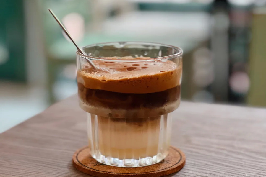 3-layer White Coffee captivates visitors with its irresistible delicious taste