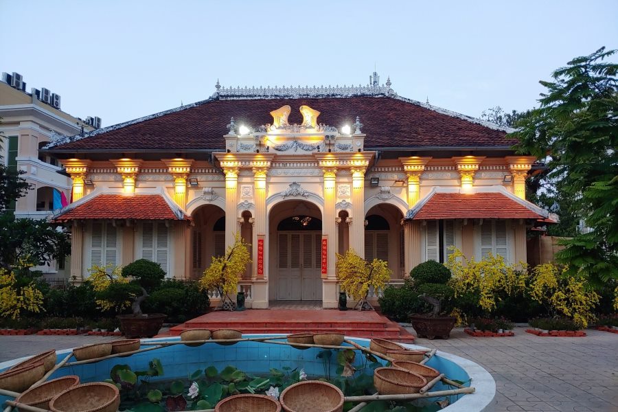 The mansion features influences from French and Vietnamese architecture