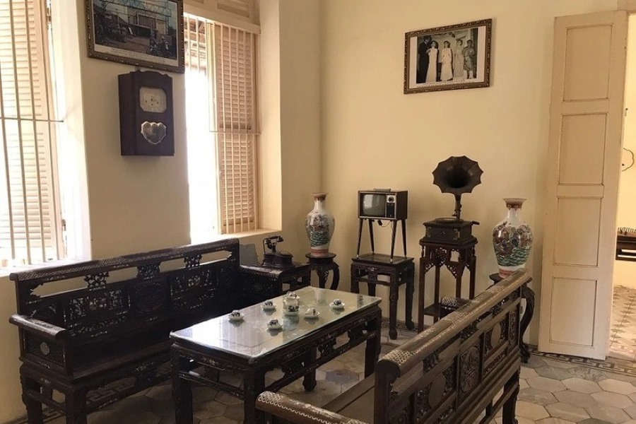 bach cong tu mansion interior