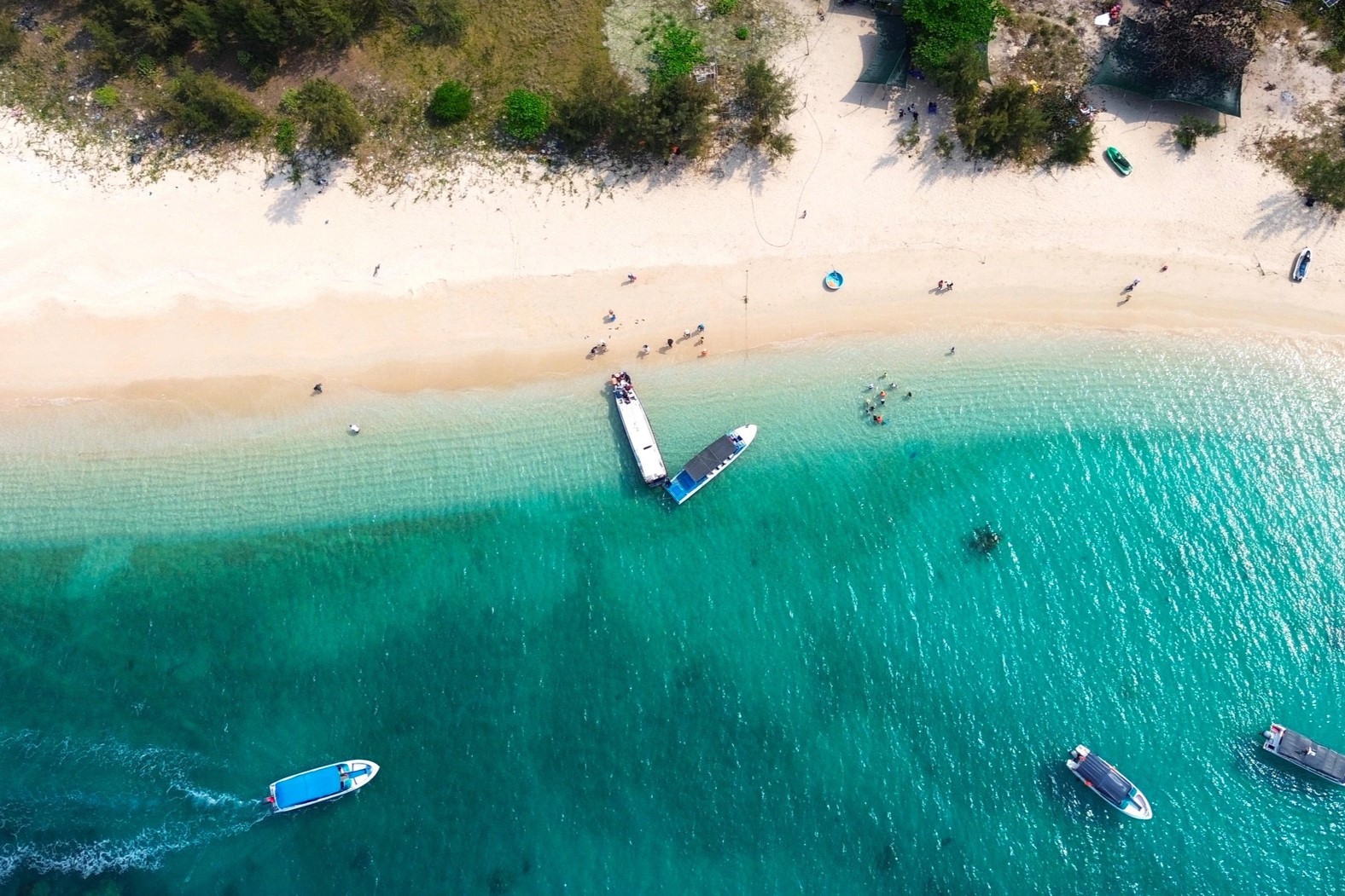 Activities on Hon Nua island