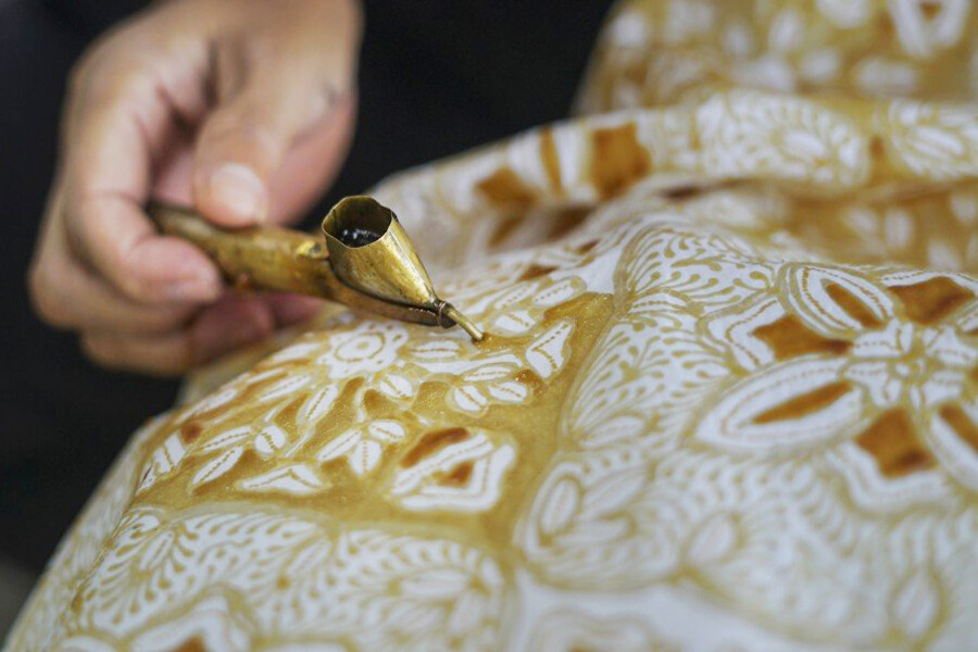 The craft of making batik fabric is hundreds of years old - Photo: VnExpress