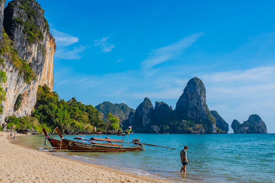 Why should we have a beach holiday on a 5-day tour in Northern Thailand?