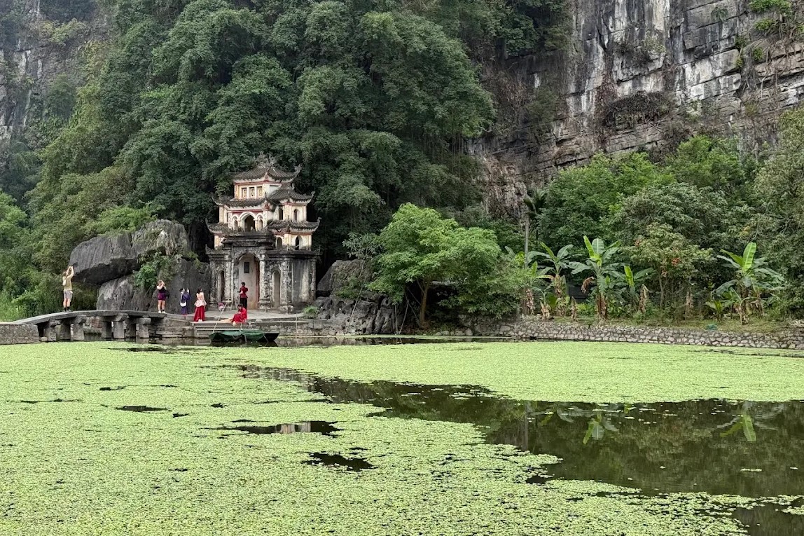 Bich Dong Pagoda entry is free