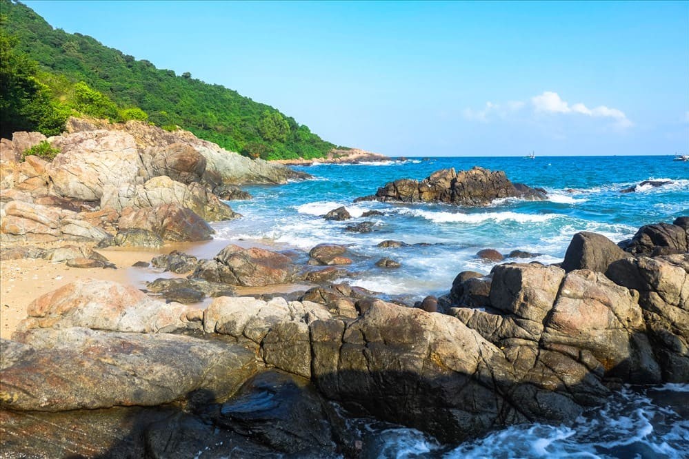 The wild beauty of Ghenh Bang Seaside. Source: DaNangAZ