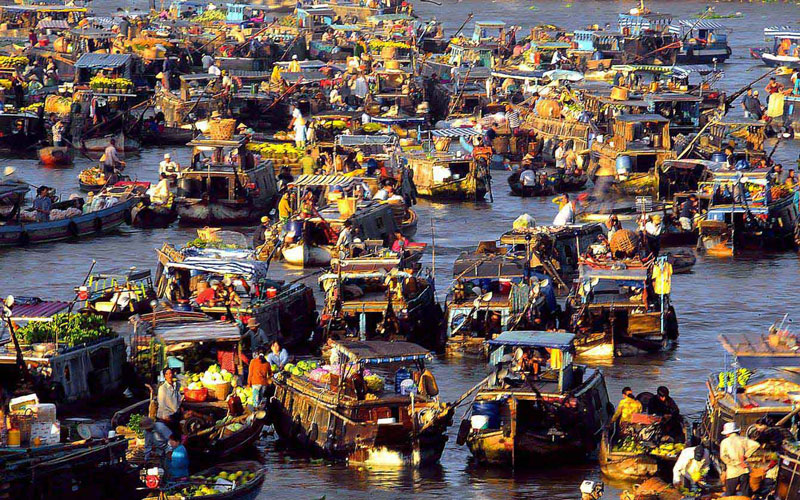 Chau Doc Floating Market 