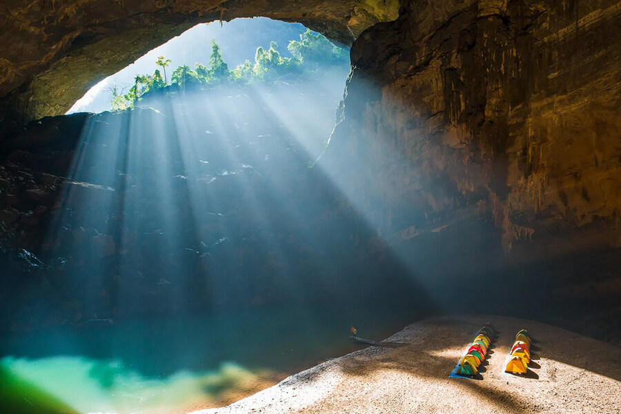 Camping in a cave is probably an experience you rarely get to try. Photo: Vietnam.vn