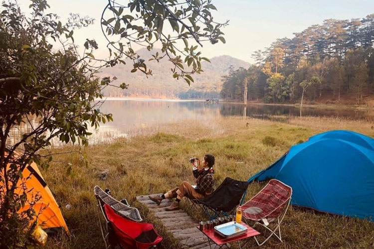 Camping at Pa Khoang Lake