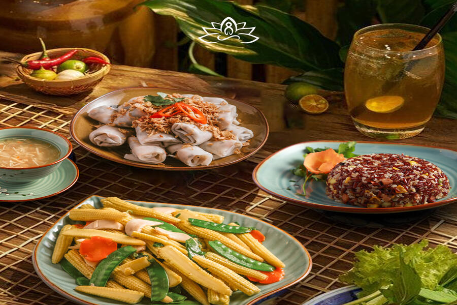 Visit Huong Thien Vegetarian Buffet restaurant to enjoy 100+ delicious dishes