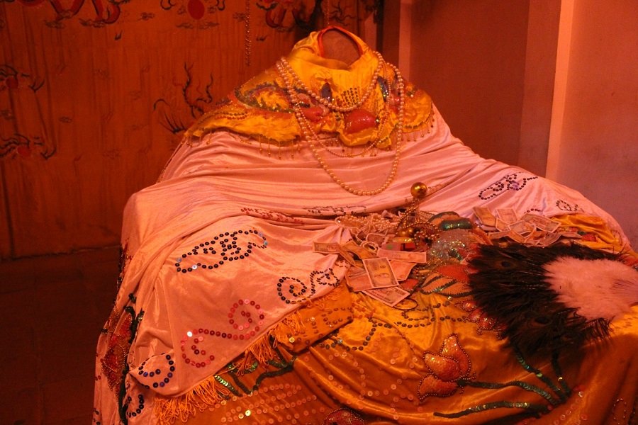 The headless stone statue of Mi Chau