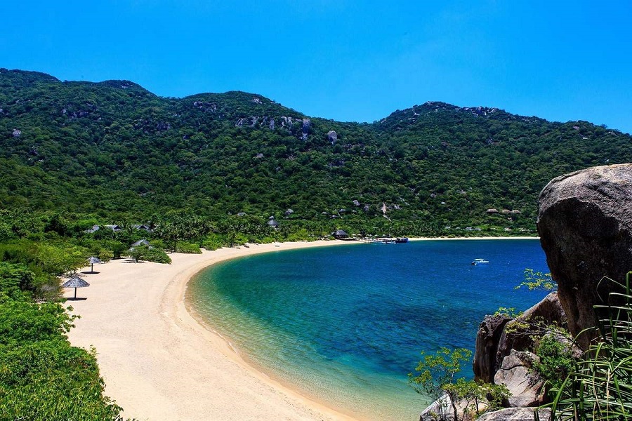 You can visit both the prisons and the beach on Con Dao in a single day