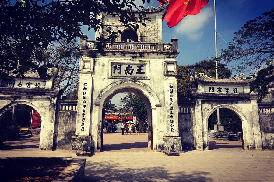 Three-entrance gate of Tran Temple. Source: Huong Anh Tourist 