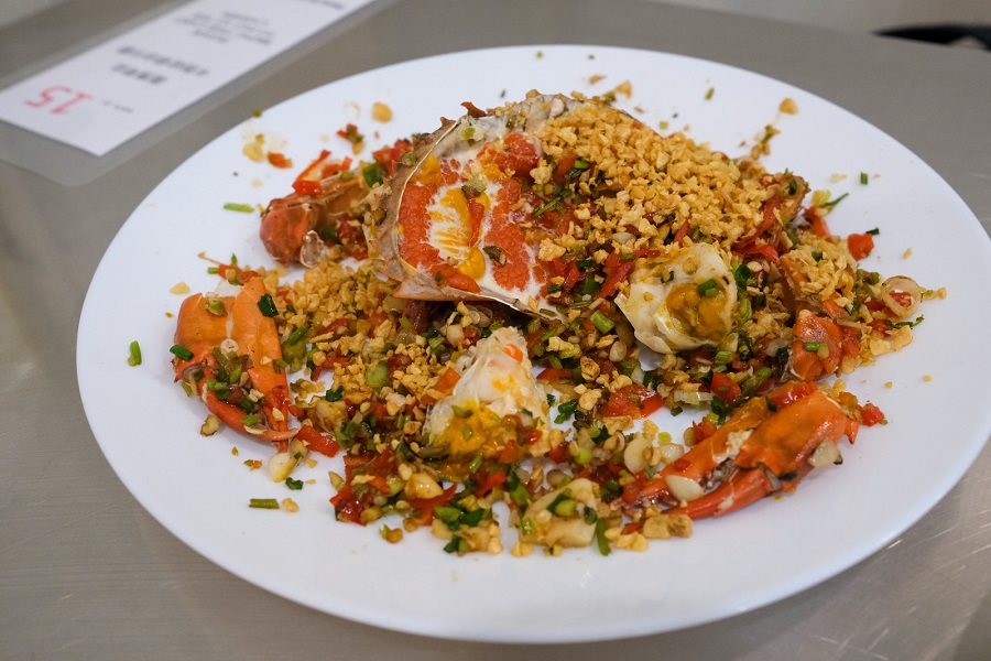 Crab curry is what brings crowds to Som Som Seafood