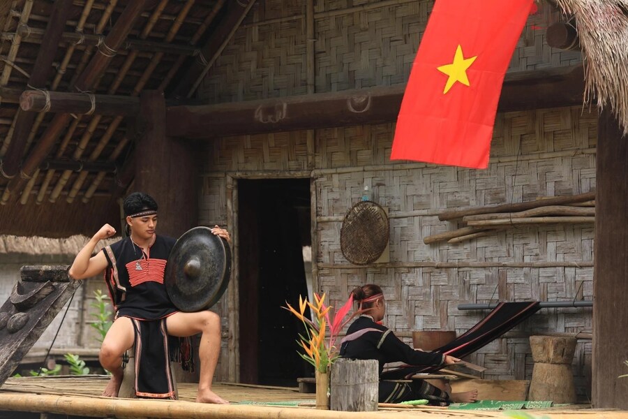 An Ede boy is practicing playing the gong. Photo: Thanh Dat