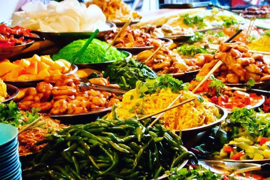 Enjoy street food in Siem Reap