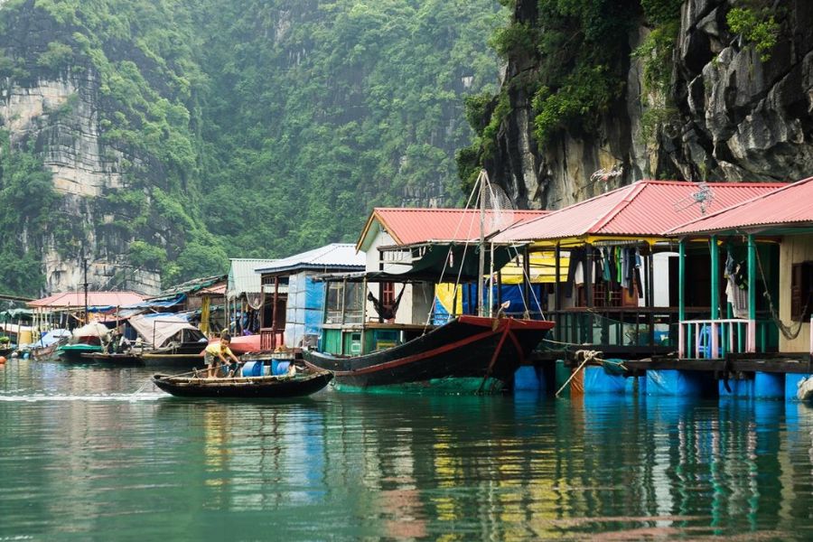 The best time to visit fishing village in Ha Long Bay