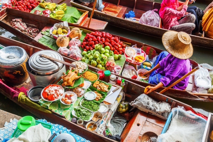 Taling Chan Floating Market 