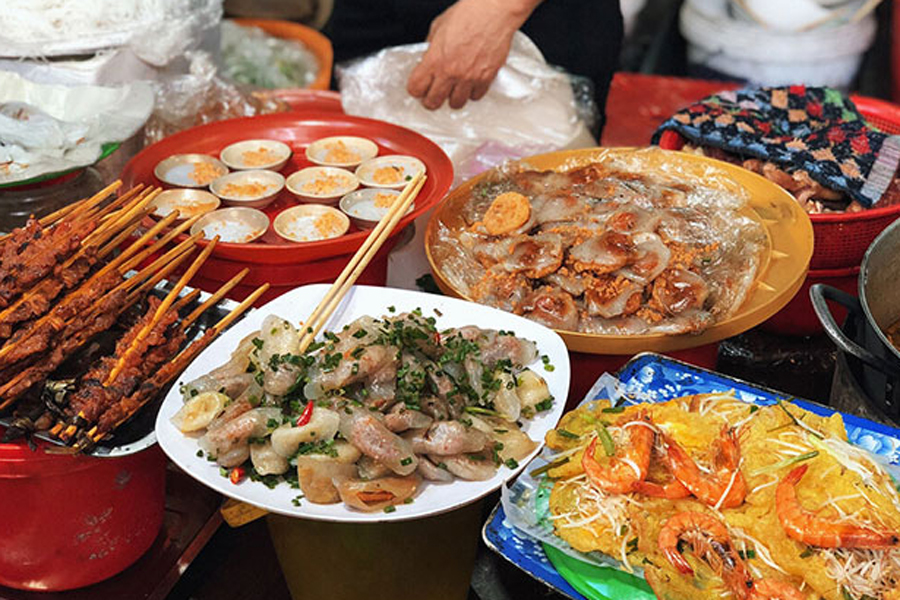 The Amazing Food Paradise Of Hue - Dong Ba Market