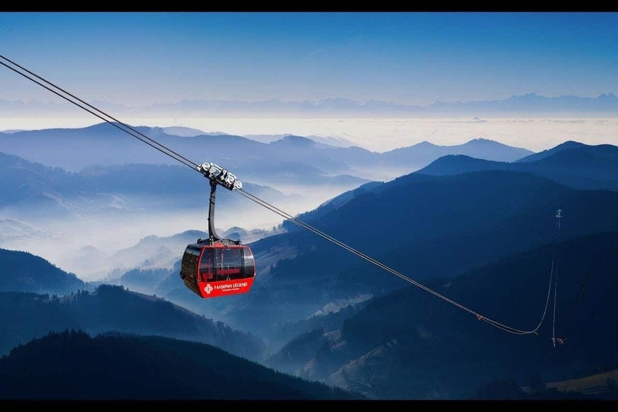 Embarking on a sky-high adventure to the roof of Indochina. Source: Kyluc.vn