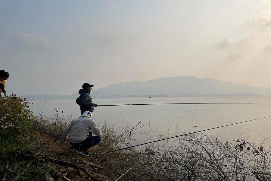 Going fishing is a good way to release stress