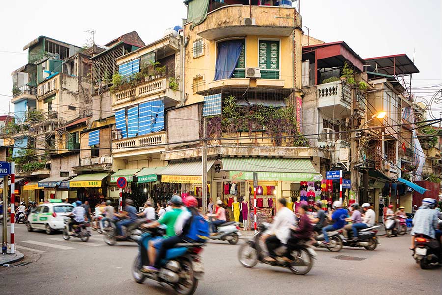 Explore the Vietnamese cuisines in Hanoi