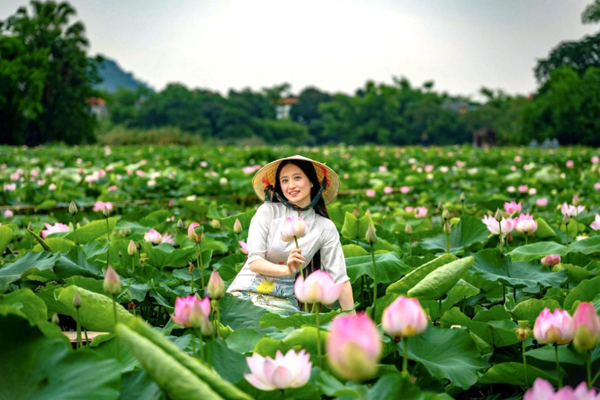 Mua Cave is an amazing spot for a costume photoshoot