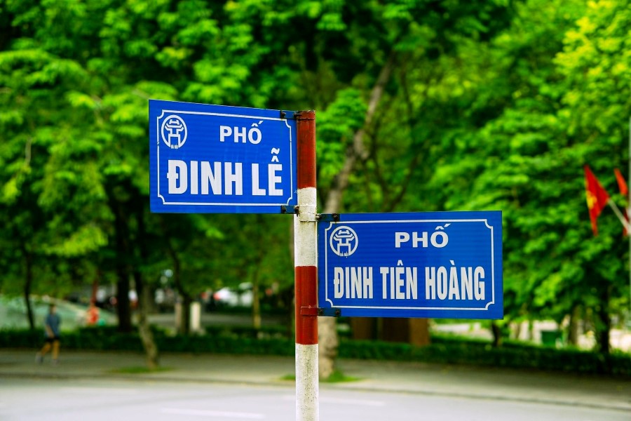 hanoi street signs