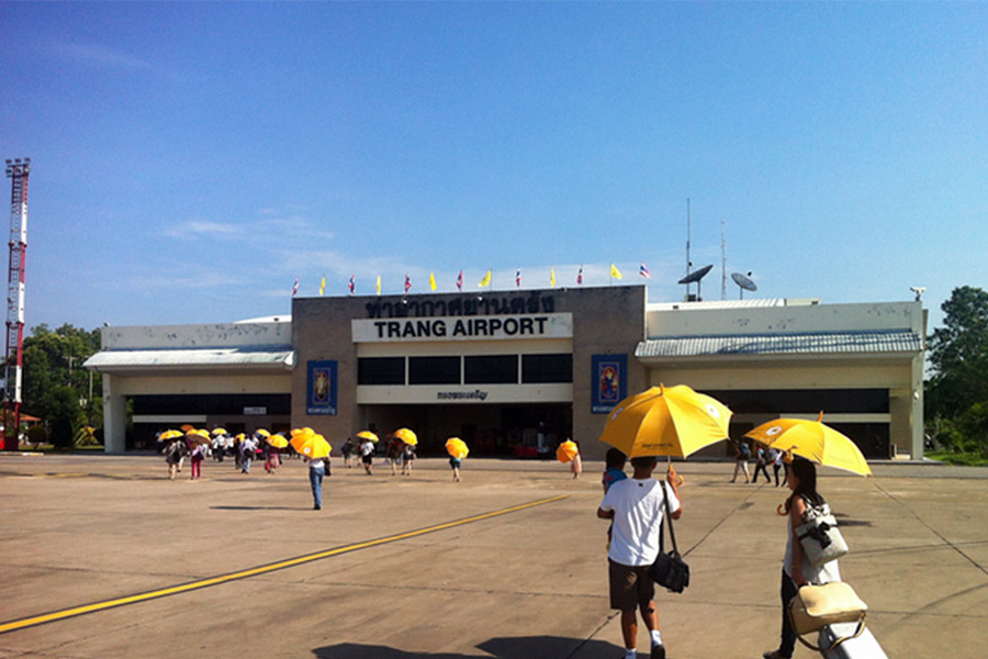 Travellers can move to Hat Chao Mai from Trang Airport 