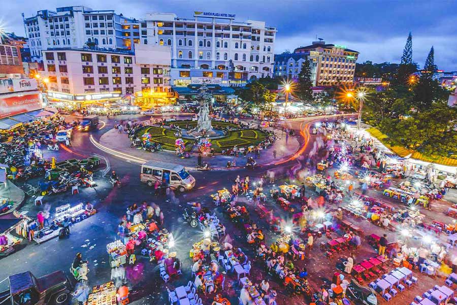 Night markets in Da Lat are worth to take a look
