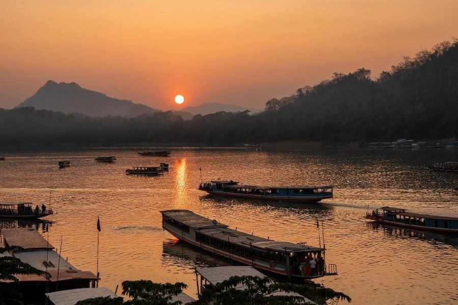 Enjoy your honeymoon in Laos with the enchanting experience of a cruise on the Mekong River 