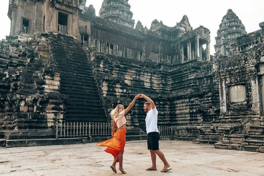 Cambodia stands as the perfect base for a honeymoon tour (Cre: cambodiavisit)