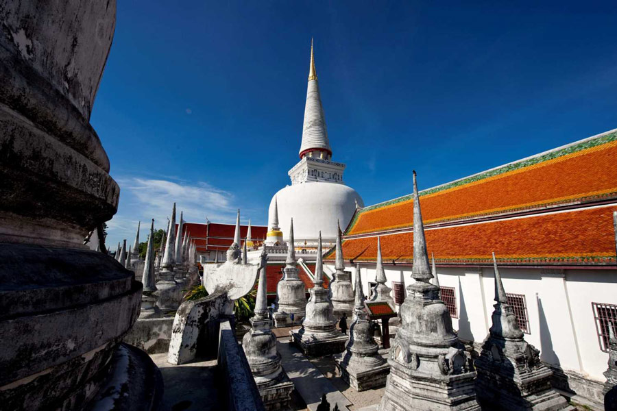 About Wat Phra Mahathat Woramahawihan