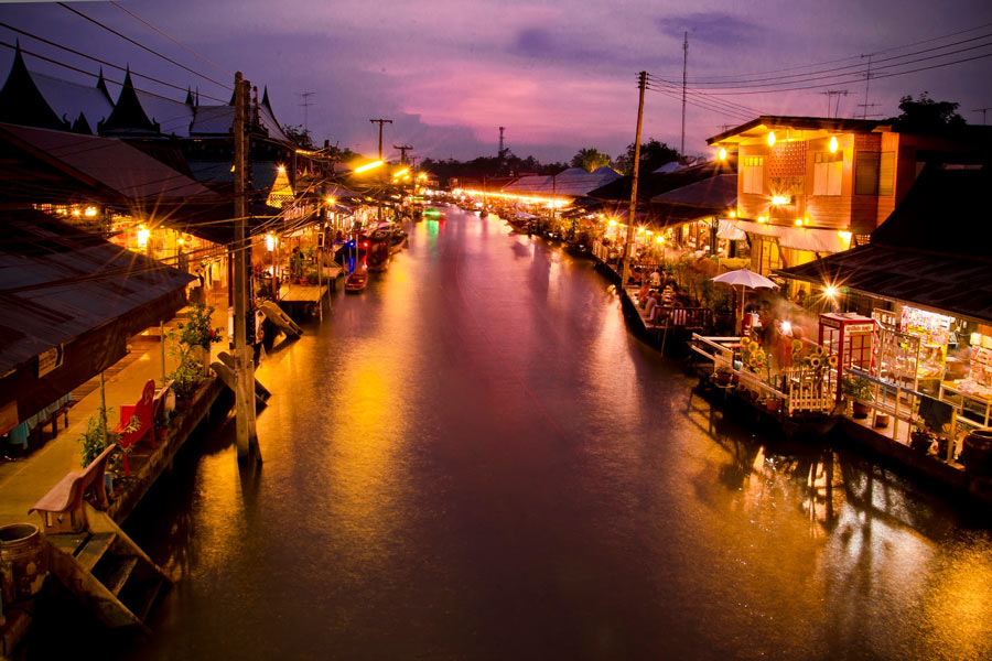 About Amphawa Floating Market