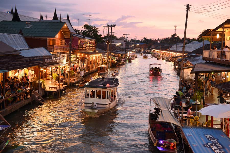 What to do in Amphawa Floating Market