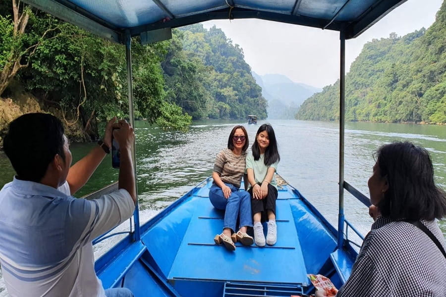 A boat tour is the perfect way to relax and soak up the scenery of the lake