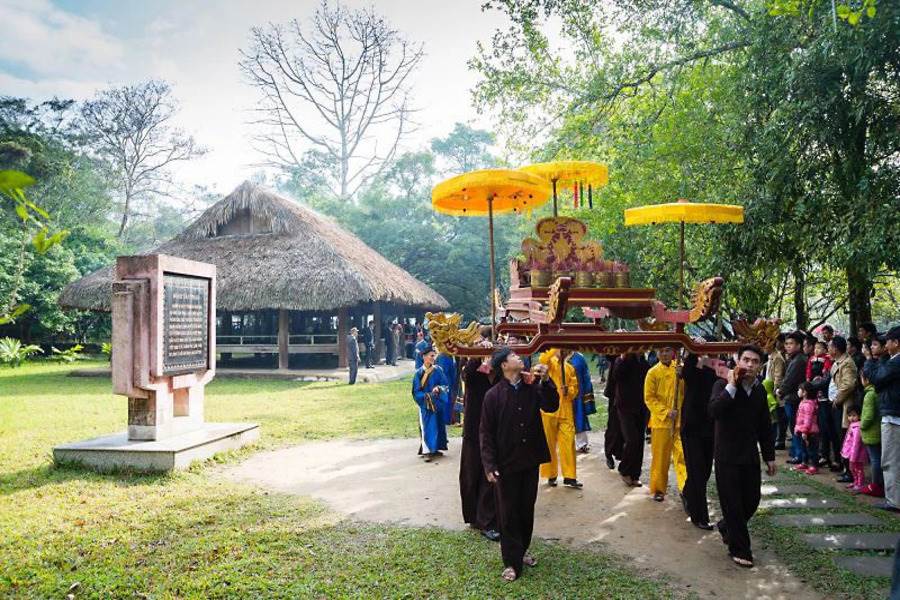 Village tutelary procession and the 75th anniversary of Ho Chi Minh's return to Tuyen Quang in Tan Trao Ward